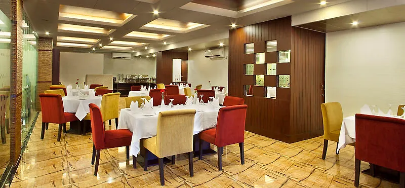 מלון דאהקה The Orchard Suites Ltd